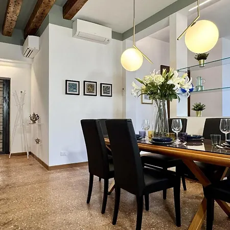 Da Mosto Palace Prestige Apartmán *